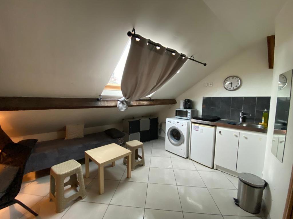 Appartamento studio cosy à 35 mn de Paris. Corbeil-Essonnes Esterno foto